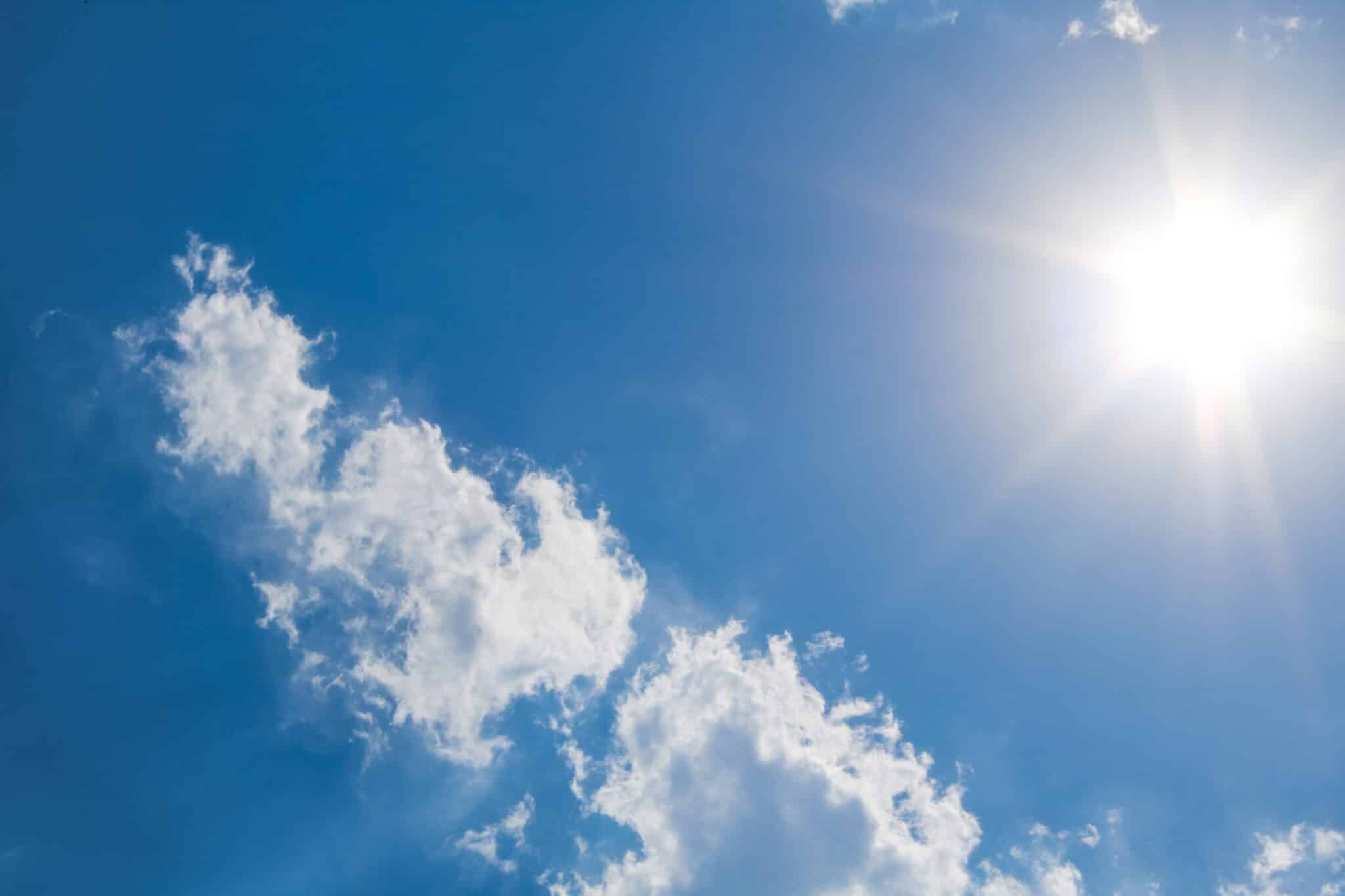 Feeling the heat: a workplace guide to handling heatwaves Feeling the heat: a workplace guide to handling heatwaves